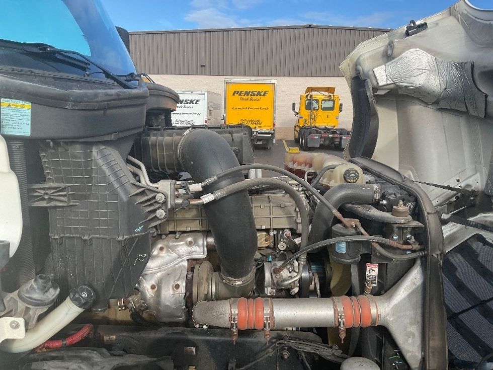 Day Cab Tractor-Heavy Duty Tractors-Freightliner-2019-T12664ST-Westfield-MA-551,229\n\t\tmiles-$ 37,000 - Image 15