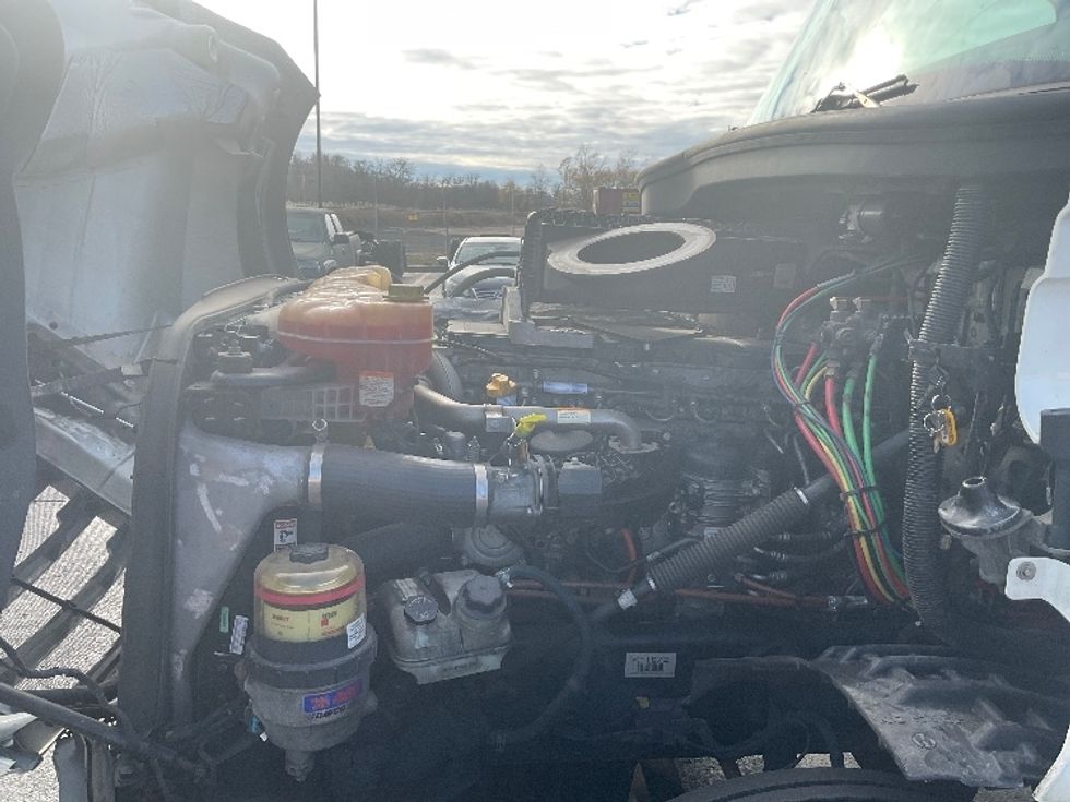 Day Cab Tractor-Heavy Duty Tractors-Freightliner-2019-T12664ST-Westfield-MA-551,229\n\t\tmiles-$ 37,000 - Image 16