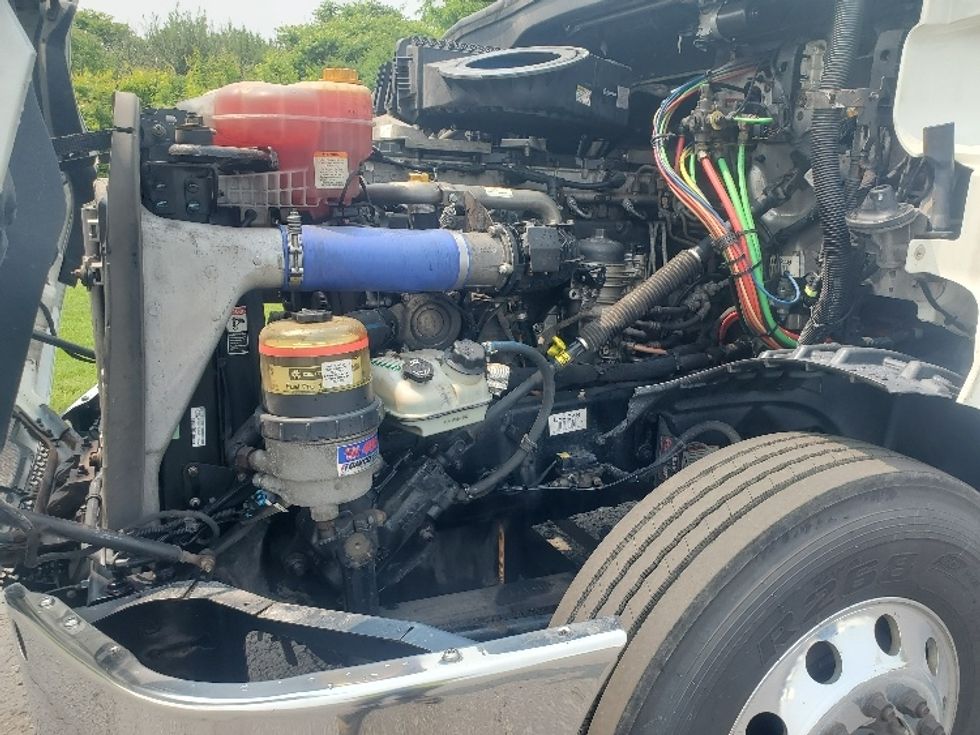 Day Cab Tractor-Heavy Duty Tractors-Freightliner-2019-T12664ST-White Deer-PA-605,548\n\t\tmiles-$ 31,250 - Image 16