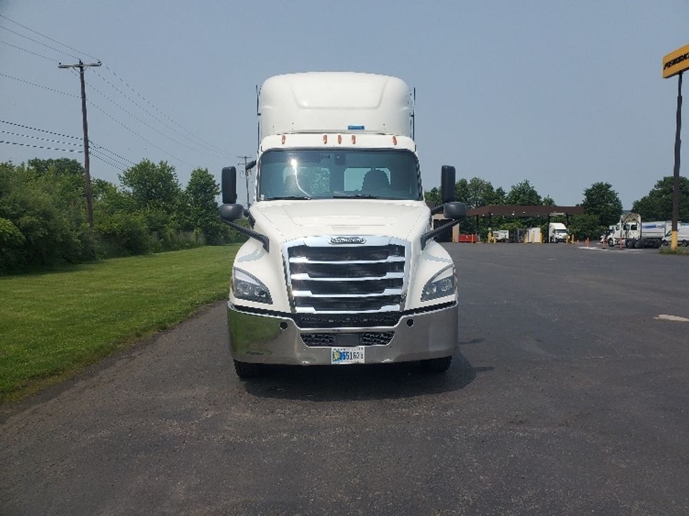 Day Cab Tractor-Heavy Duty Tractors-Freightliner-2019-T12664ST-White Deer-PA-605,548\n\t\tmiles-$ 31,250 - Image 2