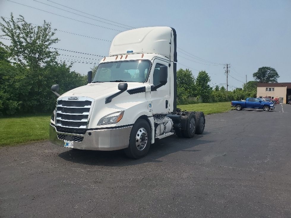 Day Cab Tractor-Heavy Duty Tractors-Freightliner-2019-T12664ST-White Deer-PA-605,548\n\t\tmiles-$ 31,250 - Image 3