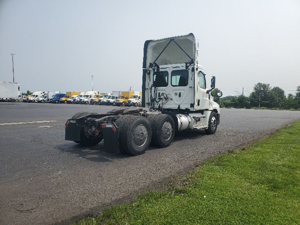 Day Cab Tractor-Heavy Duty Tractors-Freightliner-2019-T12664ST-White Deer-PA-605,548\n\t\tmiles-$ 31,250 - Image 7