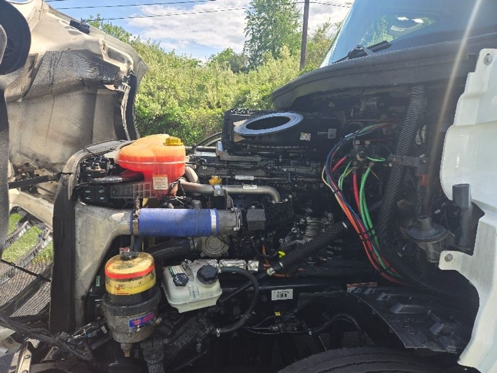 Day Cab Tractor-Heavy Duty Tractors-Freightliner-2019-T12664ST-White Deer-PA-723,689\n\t\tmiles-$ 26,750 - Image 16