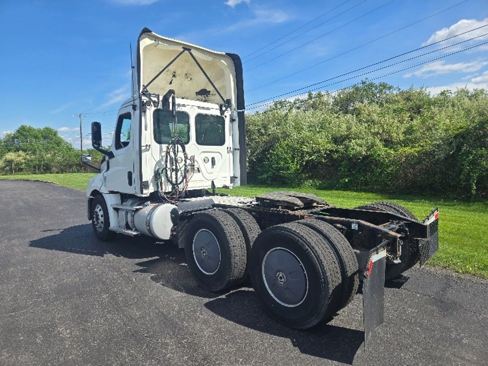 Day Cab Tractor-Heavy Duty Tractors-Freightliner-2019-T12664ST-White Deer-PA-723,689\n\t\tmiles-$ 26,750 - Image 5