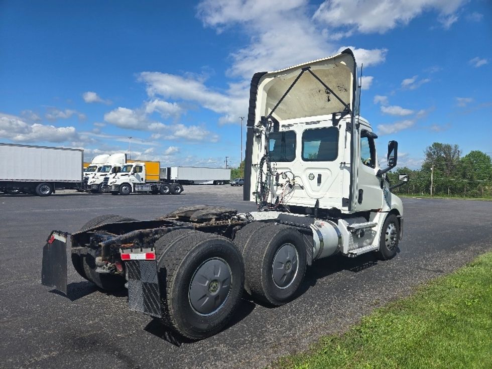 Day Cab Tractor-Heavy Duty Tractors-Freightliner-2019-T12664ST-White Deer-PA-723,689\n\t\tmiles-$ 26,750 - Image 7