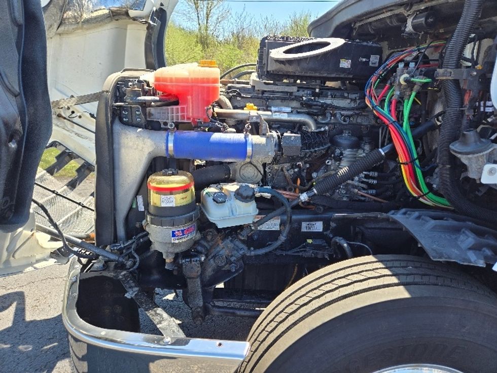 Day Cab Tractor-Heavy Duty Tractors-Freightliner-2019-T12664ST-White Deer-PA-728,564\n\t\tmiles-$ 26,750 - Image 16