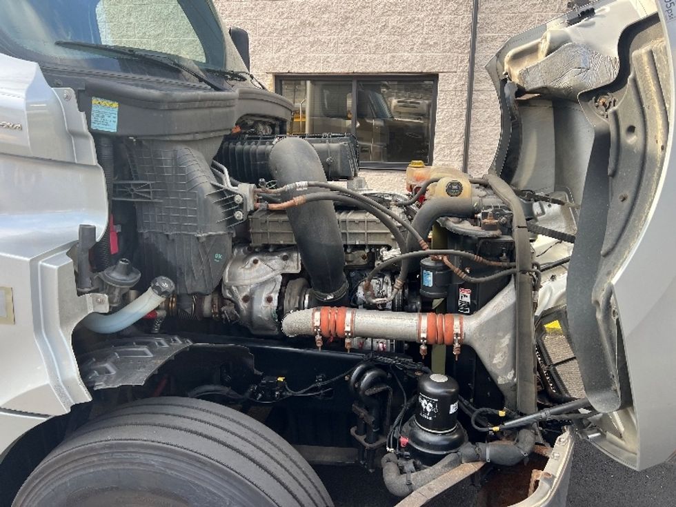 Day Cab Tractor-Heavy Duty Tractors-Freightliner-2019-T12664ST-Whitesboro-NY-394,876\n\t\tmiles-$ 46,750 - Image 15