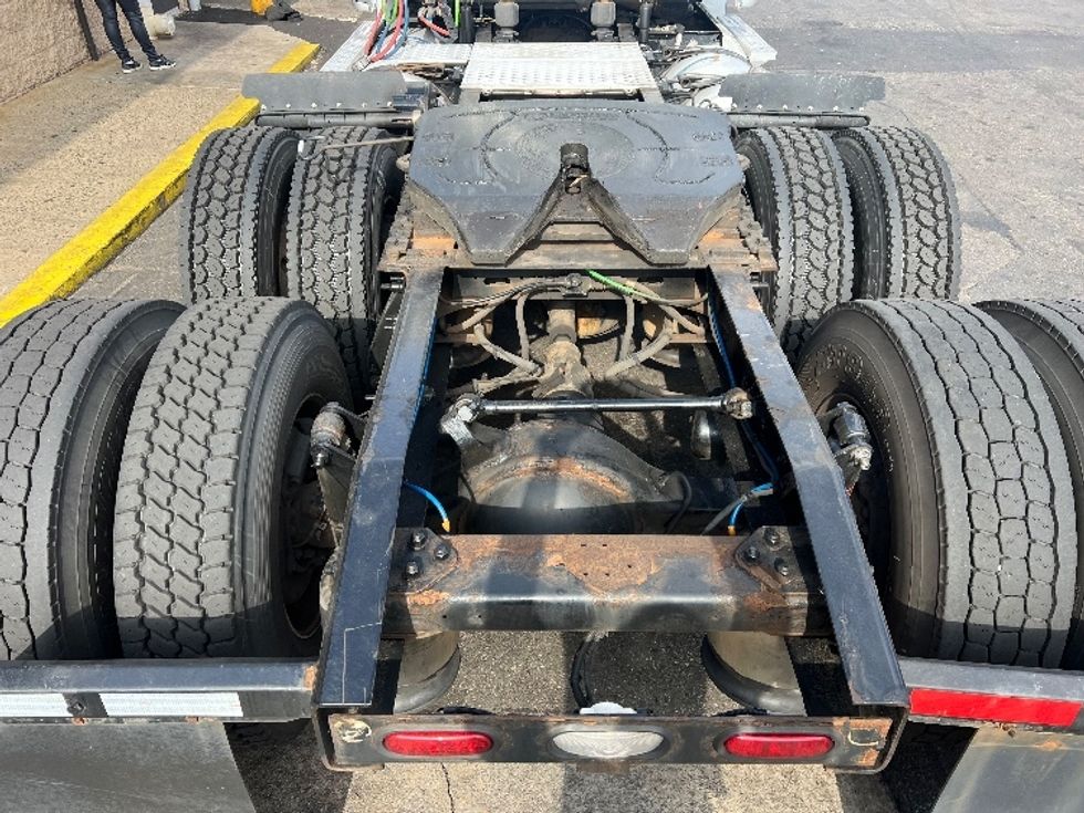 Day Cab Tractor-Heavy Duty Tractors-Freightliner-2019-T12664ST-Whitesboro-NY-394,876\n\t\tmiles-$ 46,750 - Image 6