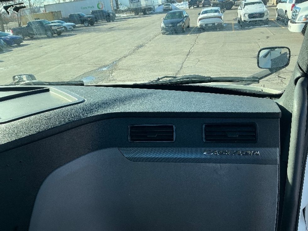 Day Cab Tractor-Heavy Duty Tractors-Freightliner-2019-T12664ST-Wilkes Barre-PA-288,758\n\t\tmiles-$ 46,500 - Image 13