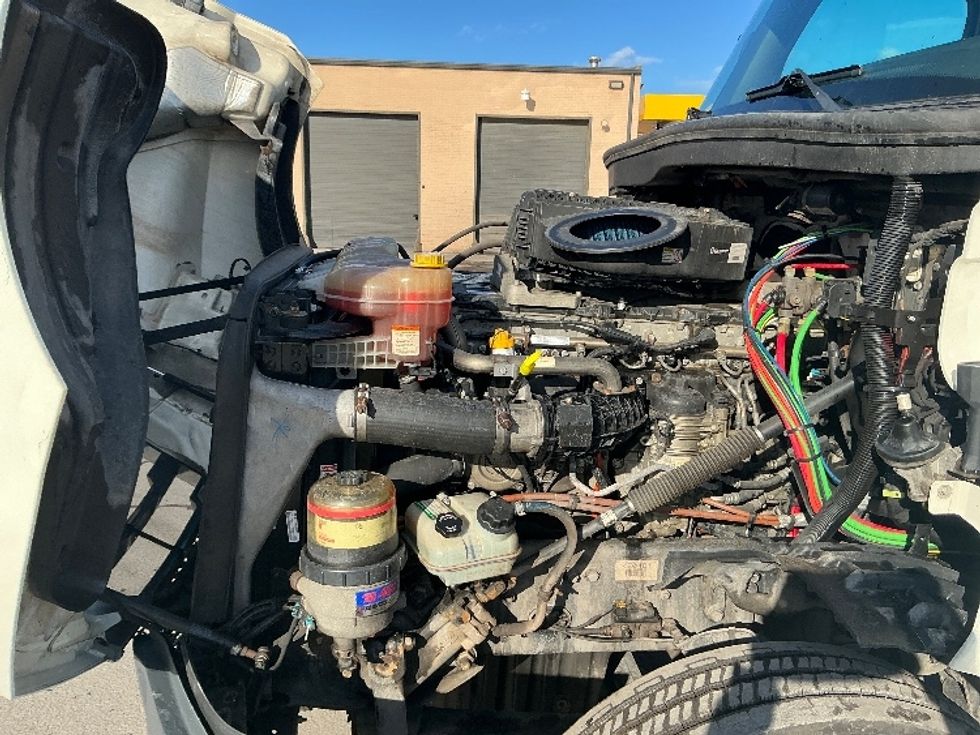 Day Cab Tractor-Heavy Duty Tractors-Freightliner-2019-T12664ST-Wilkes Barre-PA-288,758\n\t\tmiles-$ 46,500 - Image 16