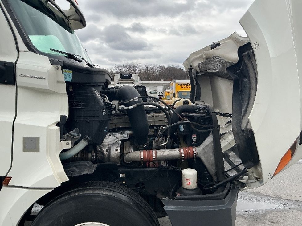 Day Cab Tractor-Heavy Duty Tractors-Freightliner-2019-T12664ST-Wilkes Barre-PA-364,857\n\t\tmiles-$ 41,000 - Image 15