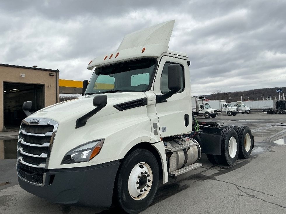 Day Cab Tractor-Heavy Duty Tractors-Freightliner-2019-T12664ST-Wilkes Barre-PA-364,857\n\t\tmiles-$ 41,000 - Image 3