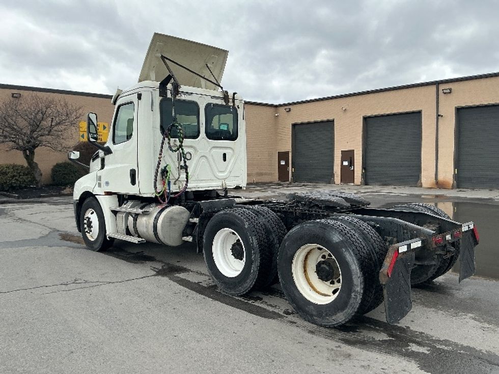 Day Cab Tractor-Heavy Duty Tractors-Freightliner-2019-T12664ST-Wilkes Barre-PA-364,857\n\t\tmiles-$ 41,000 - Image 5