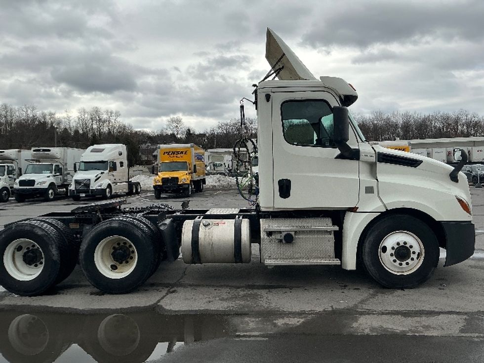Day Cab Tractor-Heavy Duty Tractors-Freightliner-2019-T12664ST-Wilkes Barre-PA-364,857\n\t\tmiles-$ 41,000 - Image 8