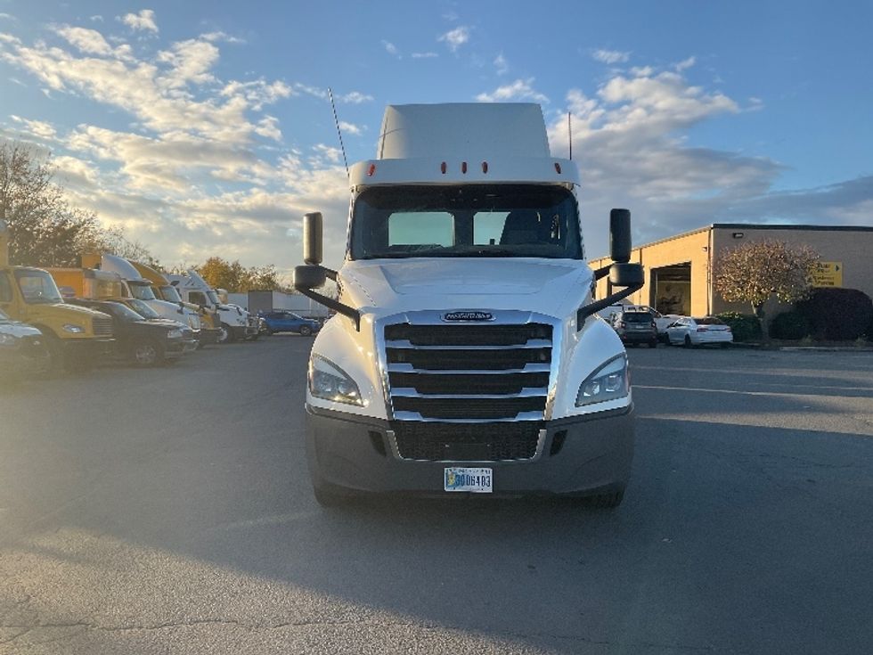Day Cab Tractor-Heavy Duty Tractors-Freightliner-2019-T12664ST-Wilkes Barre-PA-428,271\n\t\tmiles-$ 51,500 - Image 2
