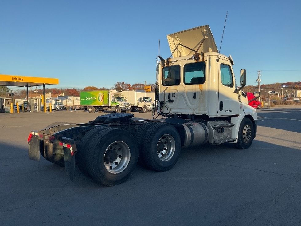 Day Cab Tractor-Heavy Duty Tractors-Freightliner-2019-T12664ST-Wilkes Barre-PA-428,271\n\t\tmiles-$ 51,500 - Image 7
