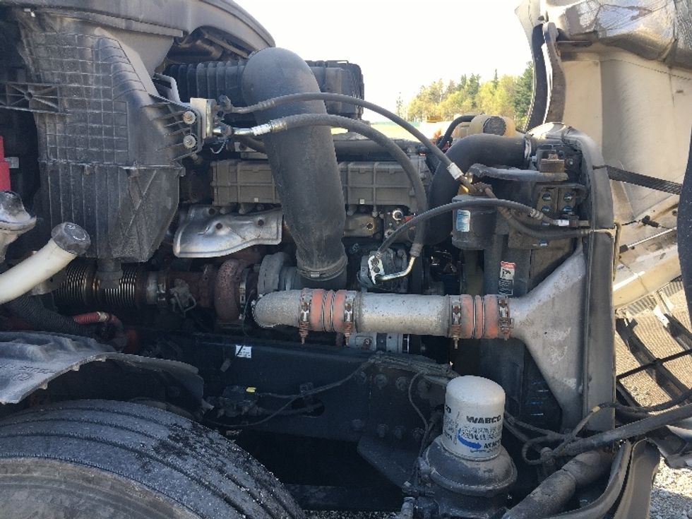Day Cab Tractor-Heavy Duty Tractors-Freightliner-2019-T12664ST-Wilmington-OH-488,630\n\t\tmiles-$ 45,750 - Image 15