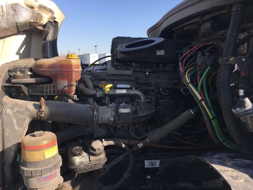 Day Cab Tractor-Heavy Duty Tractors-Freightliner-2019-T12664ST-Wilmington-OH-488,630\n\t\tmiles-$ 45,750 - Image 16