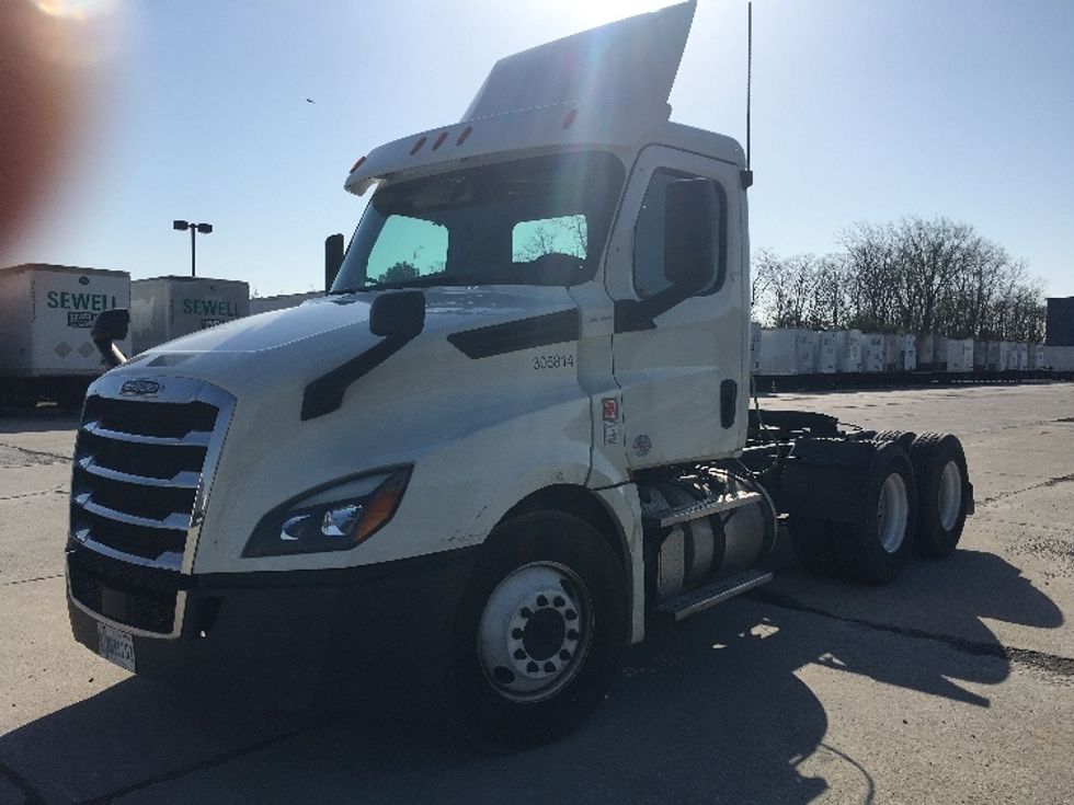 Day Cab Tractor-Heavy Duty Tractors-Freightliner-2019-T12664ST-Wilmington-OH-488,630\n\t\tmiles-$ 45,750 - Image 3