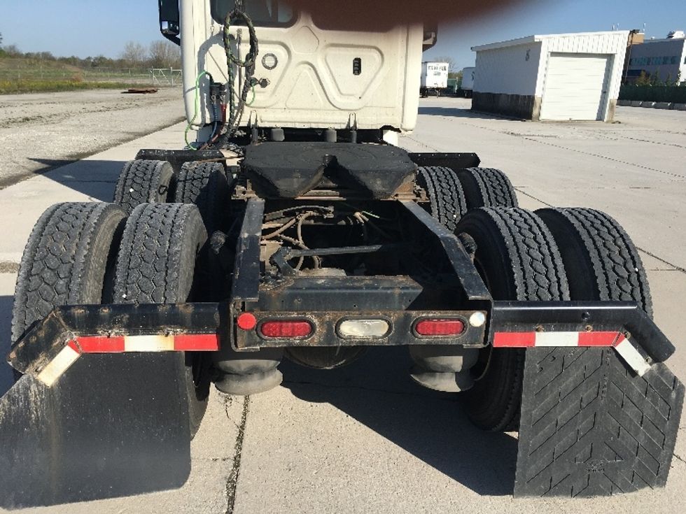 Day Cab Tractor-Heavy Duty Tractors-Freightliner-2019-T12664ST-Wilmington-OH-488,630\n\t\tmiles-$ 45,750 - Image 6