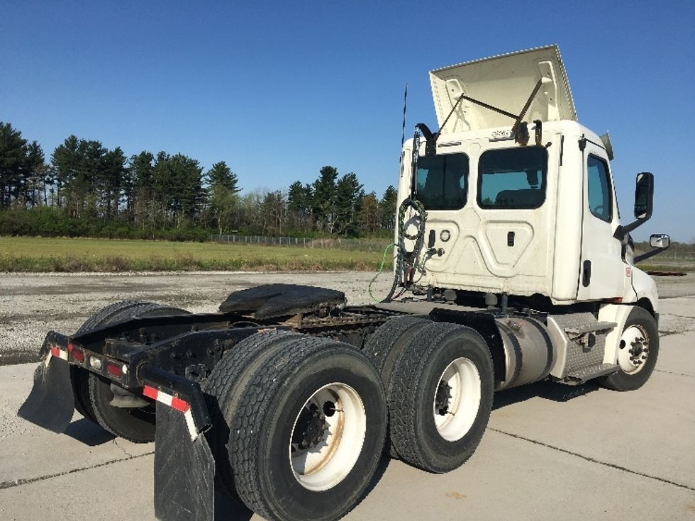 Day Cab Tractor-Heavy Duty Tractors-Freightliner-2019-T12664ST-Wilmington-OH-488,630\n\t\tmiles-$ 45,750 - Image 7
