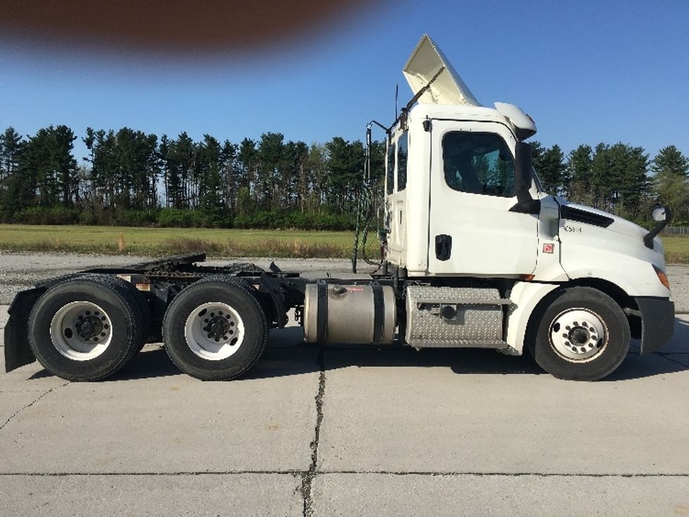 Day Cab Tractor-Heavy Duty Tractors-Freightliner-2019-T12664ST-Wilmington-OH-488,630\n\t\tmiles-$ 45,750 - Image 8
