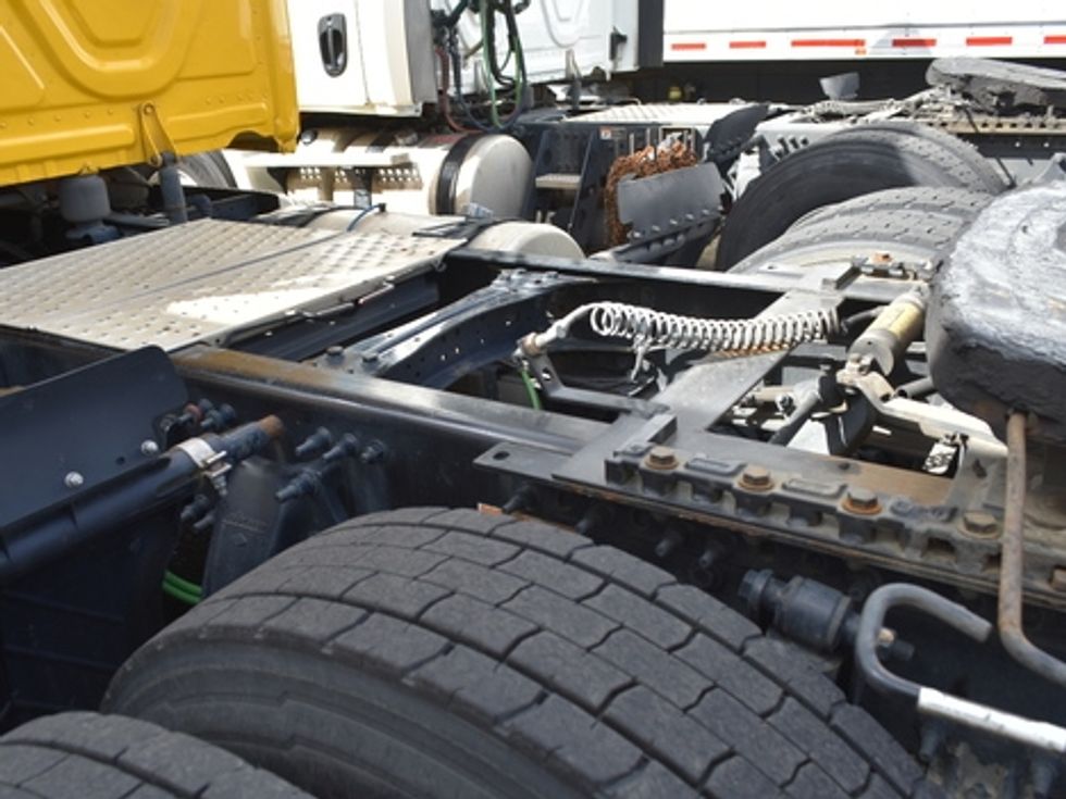 Day Cab Tractor-Heavy Duty Tractors-Freightliner-2019-T12664ST-Wilsonville-OR-370,075\n\t\tmiles-$ 38,250 - Image 18