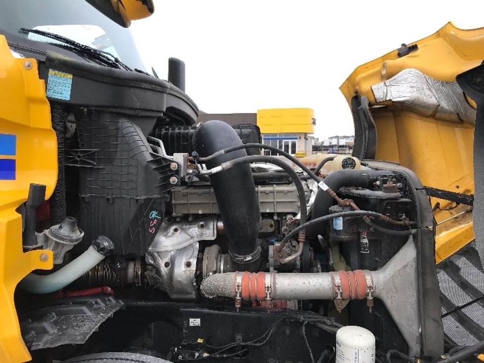 Day Cab Tractor-Heavy Duty Tractors-Freightliner-2019-T12664ST-Windsor-WI-502,257\n\t\tmiles-$ 43,250 - Image 15