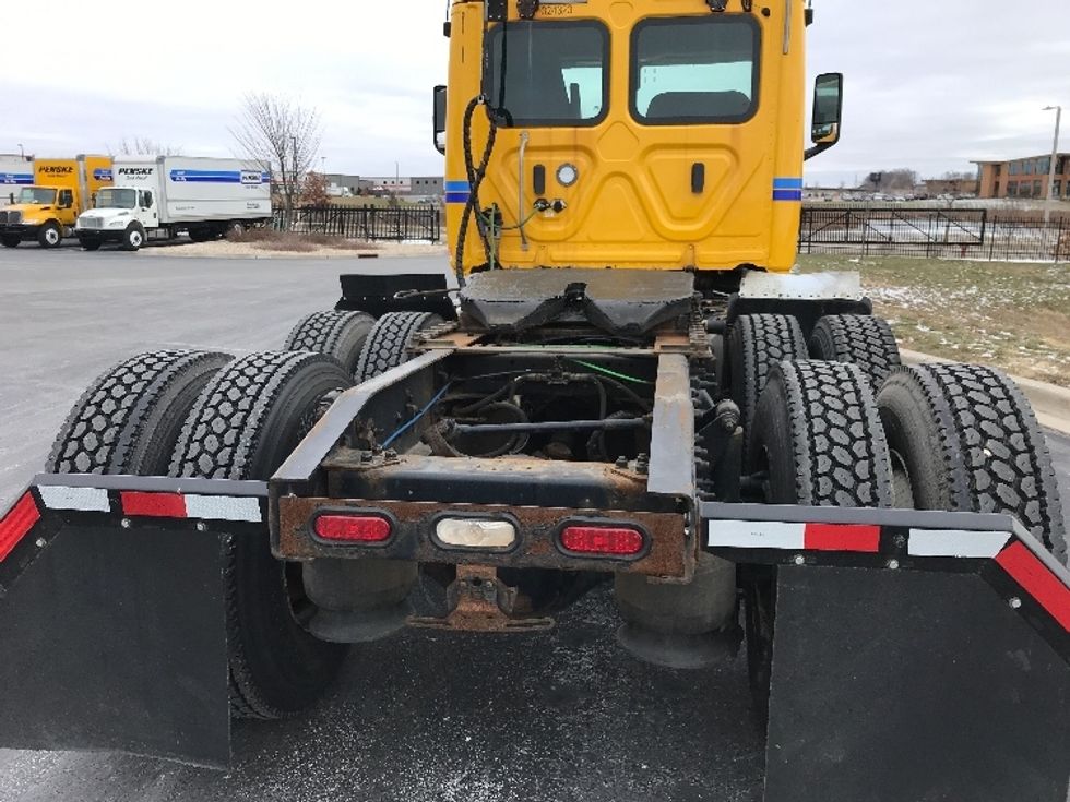 Day Cab Tractor-Heavy Duty Tractors-Freightliner-2019-T12664ST-Windsor-WI-502,257\n\t\tmiles-$ 43,250 - Image 19