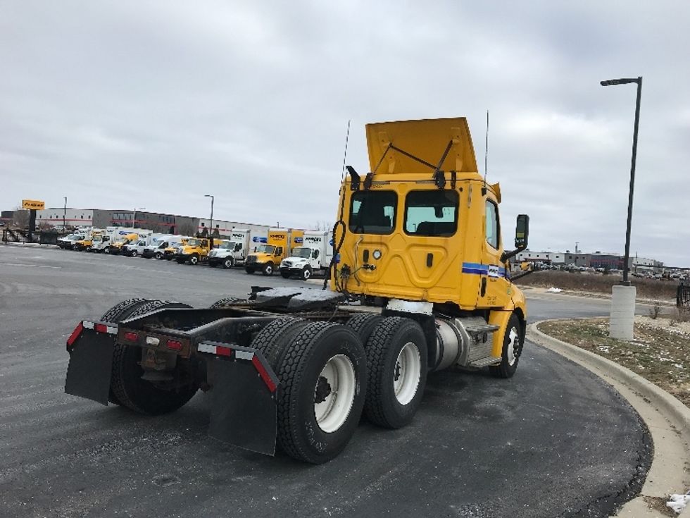 Day Cab Tractor-Heavy Duty Tractors-Freightliner-2019-T12664ST-Windsor-WI-502,257\n\t\tmiles-$ 43,250 - Image 7
