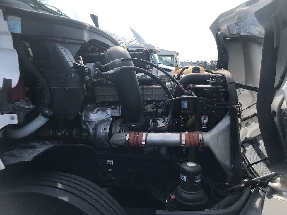 Day Cab Tractor-Heavy Duty Tractors-Freightliner-2019-T12664ST-York-PA-287,249\n\t\tmiles-$ 50,750 - Image 15