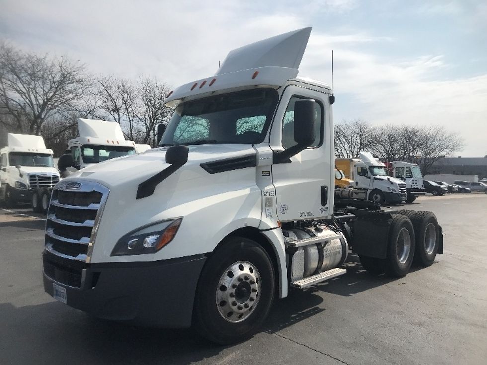 Day Cab Tractor-Heavy Duty Tractors-Freightliner-2019-T12664ST-York-PA-287,249\n\t\tmiles-$ 50,750 - Image 3