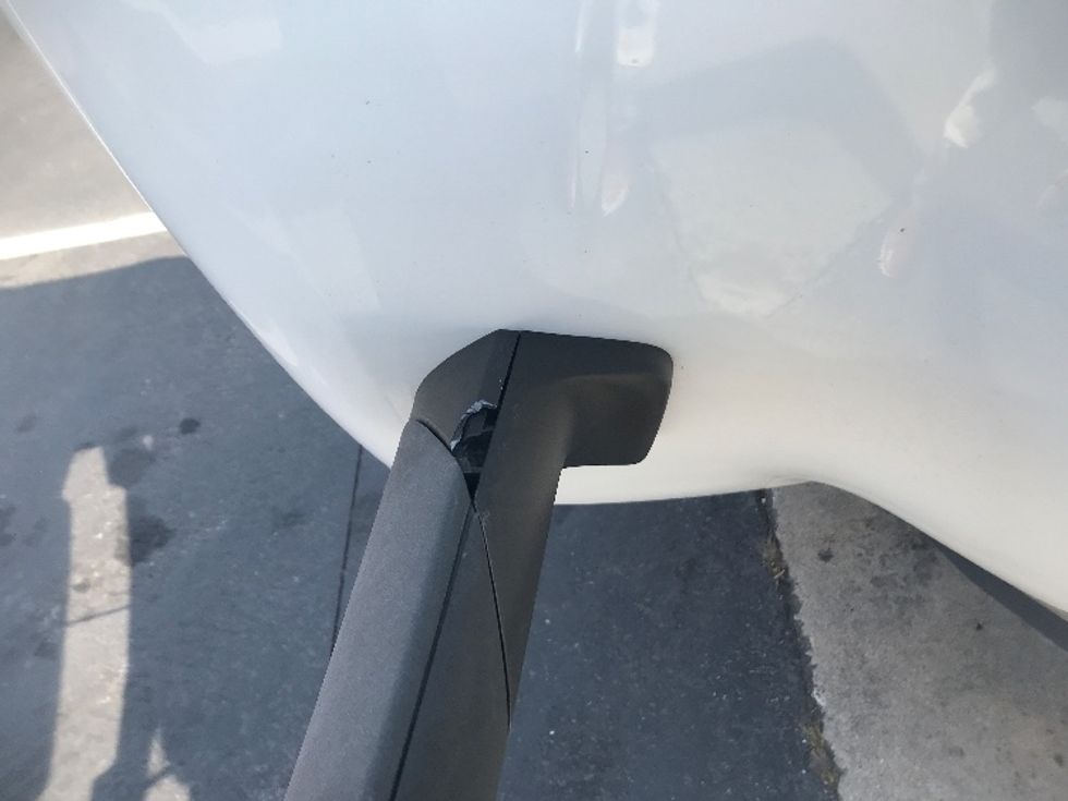 Day Cab Tractor-Heavy Duty Tractors-Freightliner-2019-T12664ST-York-PA-433,570\n\t\tmiles-$ 45,750 - Image 17