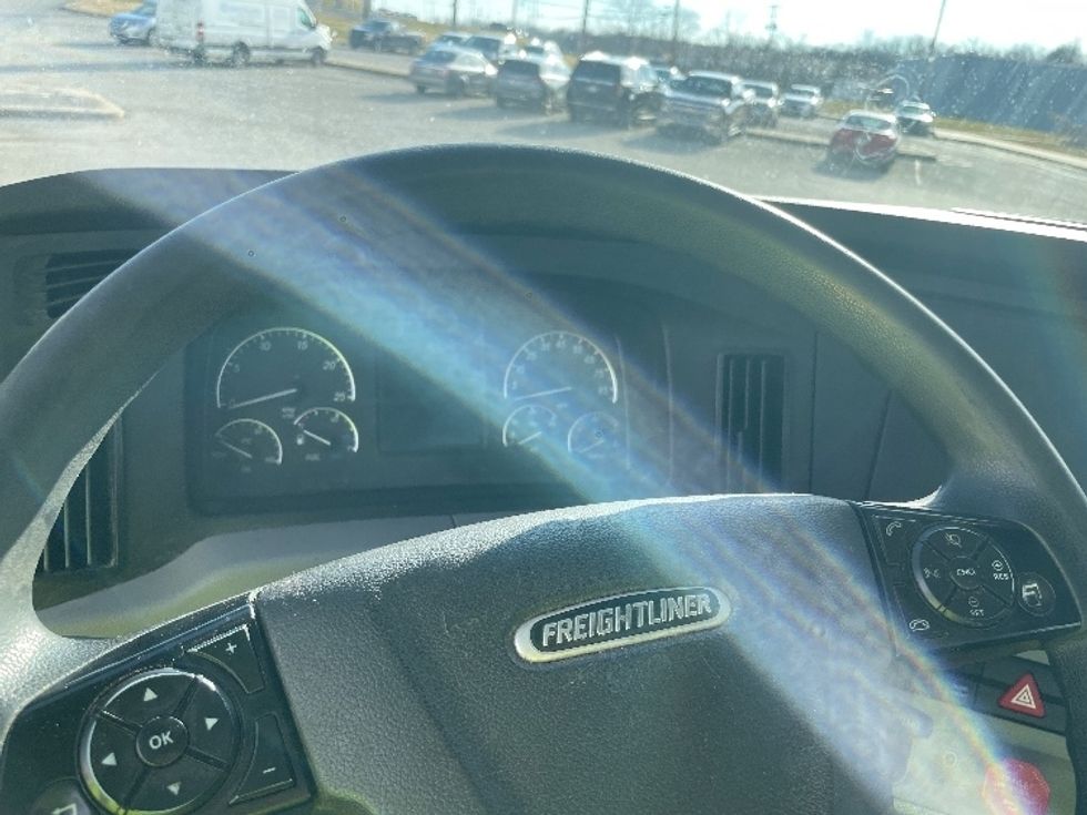 Day Cab Tractor-Heavy Duty Tractors-Freightliner-2019-T12664ST-Youngstown-OH-383,879\n\t\tmiles-$ 51,000 - Image 11