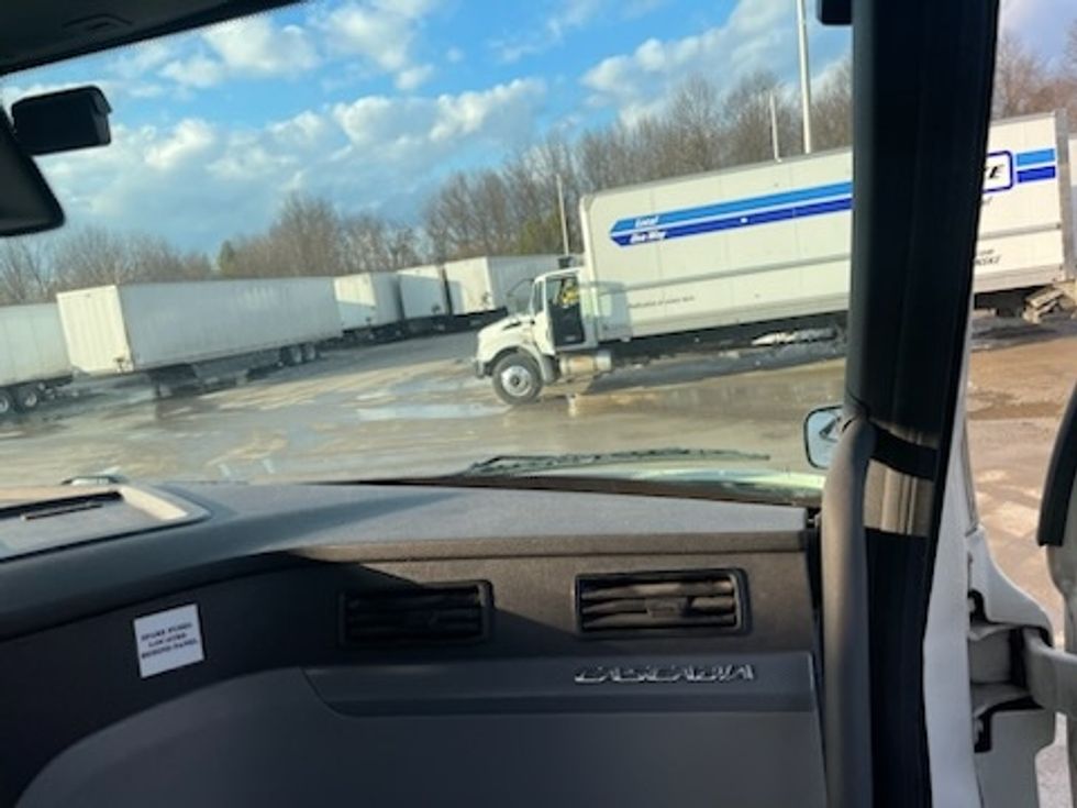 Day Cab Tractor-Heavy Duty Tractors-Freightliner-2019-T12664ST-Youngstown-OH-414,915\n\t\tmiles-$ 39,500 - Image 13