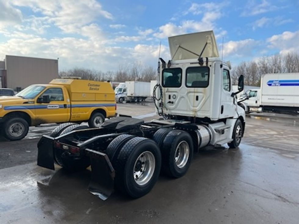 Day Cab Tractor-Heavy Duty Tractors-Freightliner-2019-T12664ST-Youngstown-OH-414,915\n\t\tmiles-$ 39,500 - Image 7