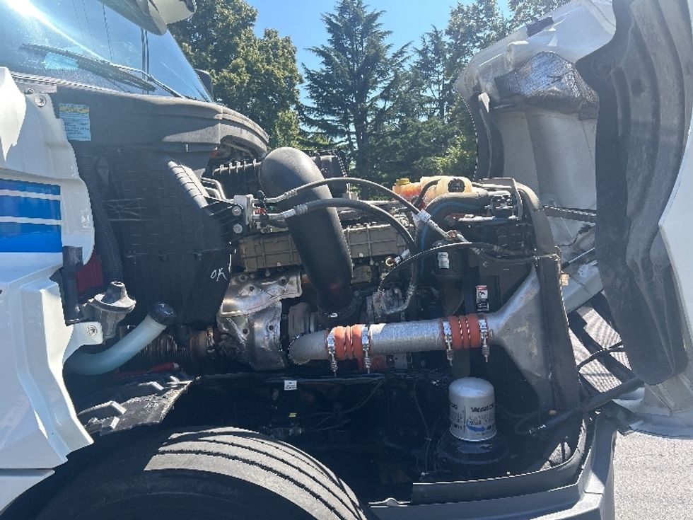 Day Cab Tractor-Heavy Duty Tractors-Freightliner-2019-T12684ST-Portland-OR-129,369\n\t\tmiles-$ 80,000 - Image 15