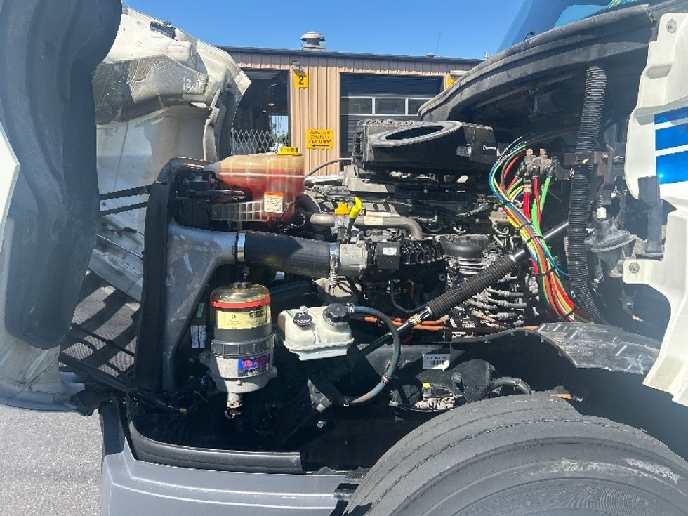 Day Cab Tractor-Heavy Duty Tractors-Freightliner-2019-T12684ST-Portland-OR-129,369\n\t\tmiles-$ 80,000 - Image 16