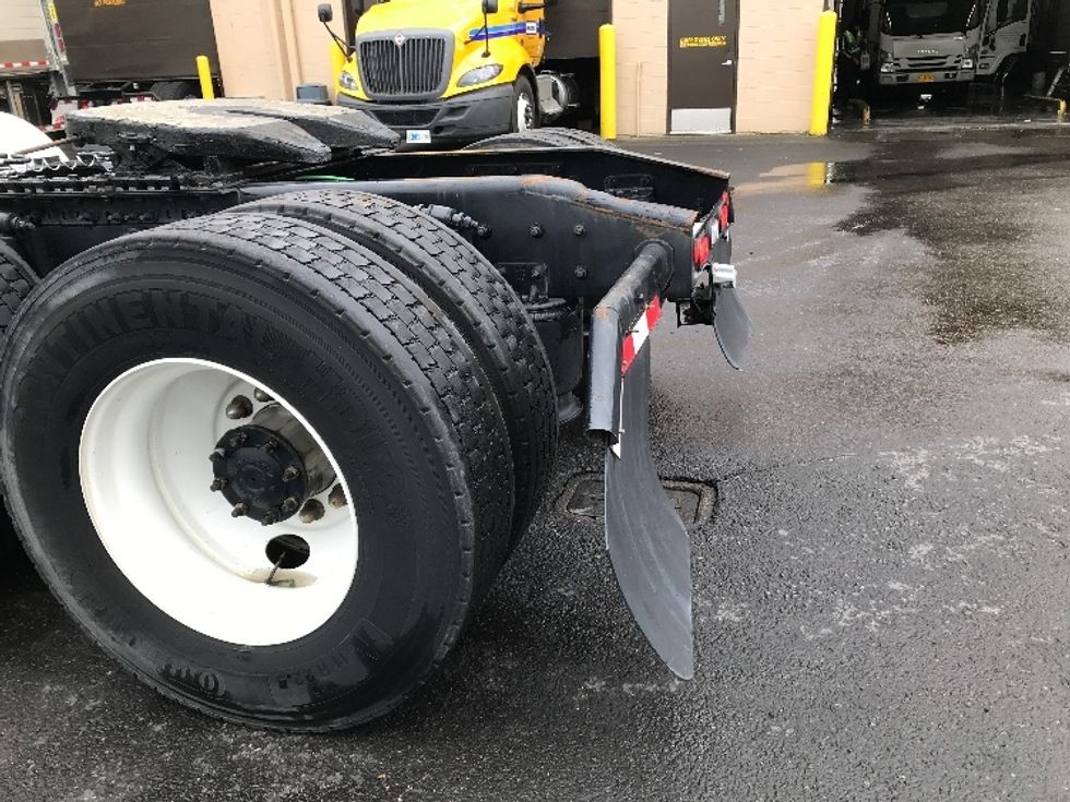 Day Cab Tractor-Heavy Duty Tractors-Freightliner-2019-T12684ST-Portland-OR-211,001\n\t\tmiles-$ 80,250 - Image 18