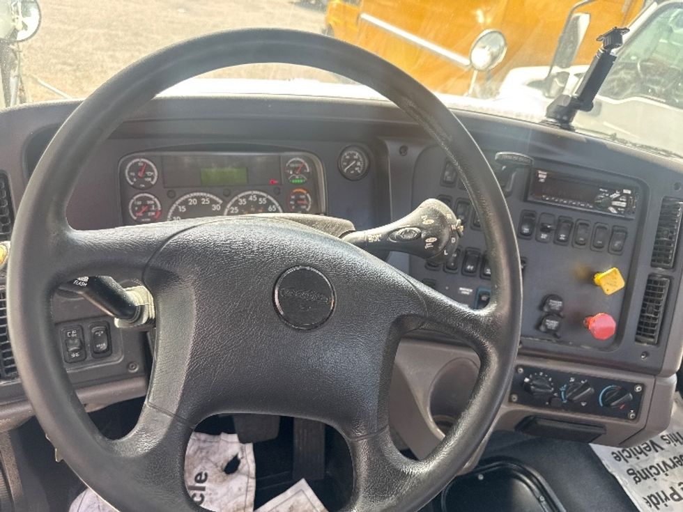 Day Cab Tractor-Heavy Duty Tractors-Freightliner-2020-114SD-Dallas-TX-243,705\n\t\tmiles-$ 60,000 - Image 11