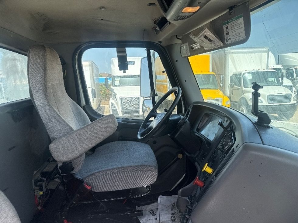 Day Cab Tractor-Heavy Duty Tractors-Freightliner-2020-114SD-Dallas-TX-243,705\n\t\tmiles-$ 60,000 - Image 14
