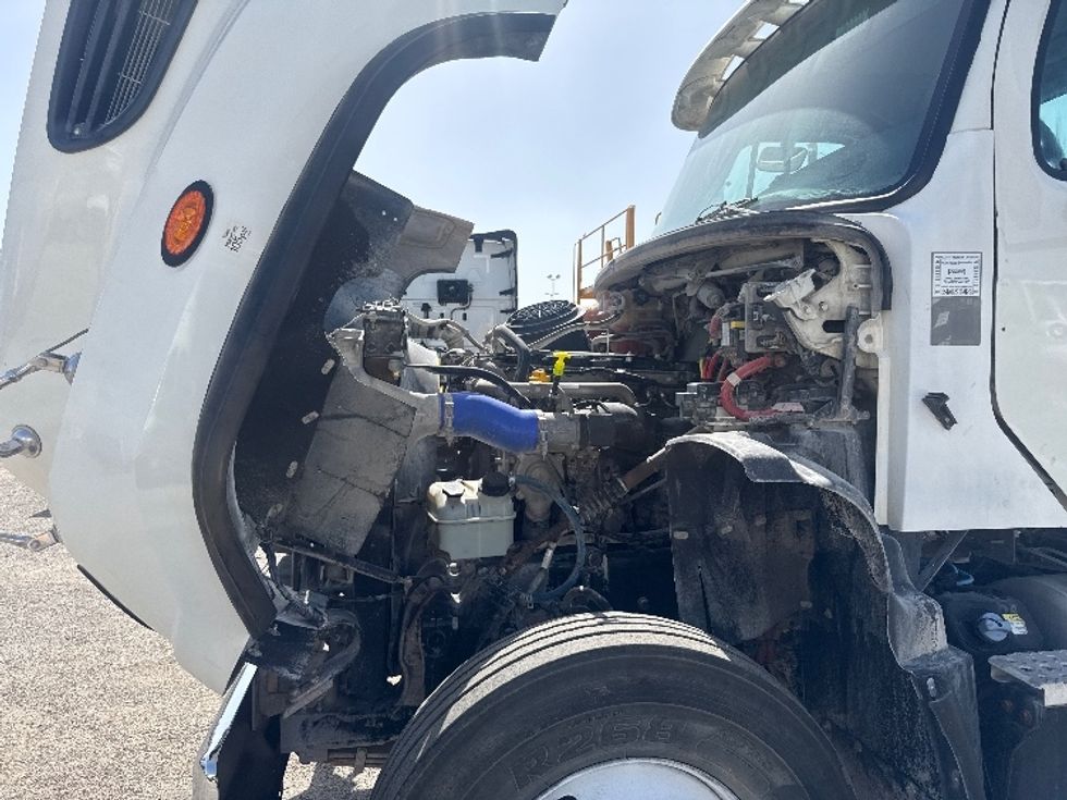 Day Cab Tractor-Heavy Duty Tractors-Freightliner-2020-114SD-Dallas-TX-243,705\n\t\tmiles-$ 60,000 - Image 16