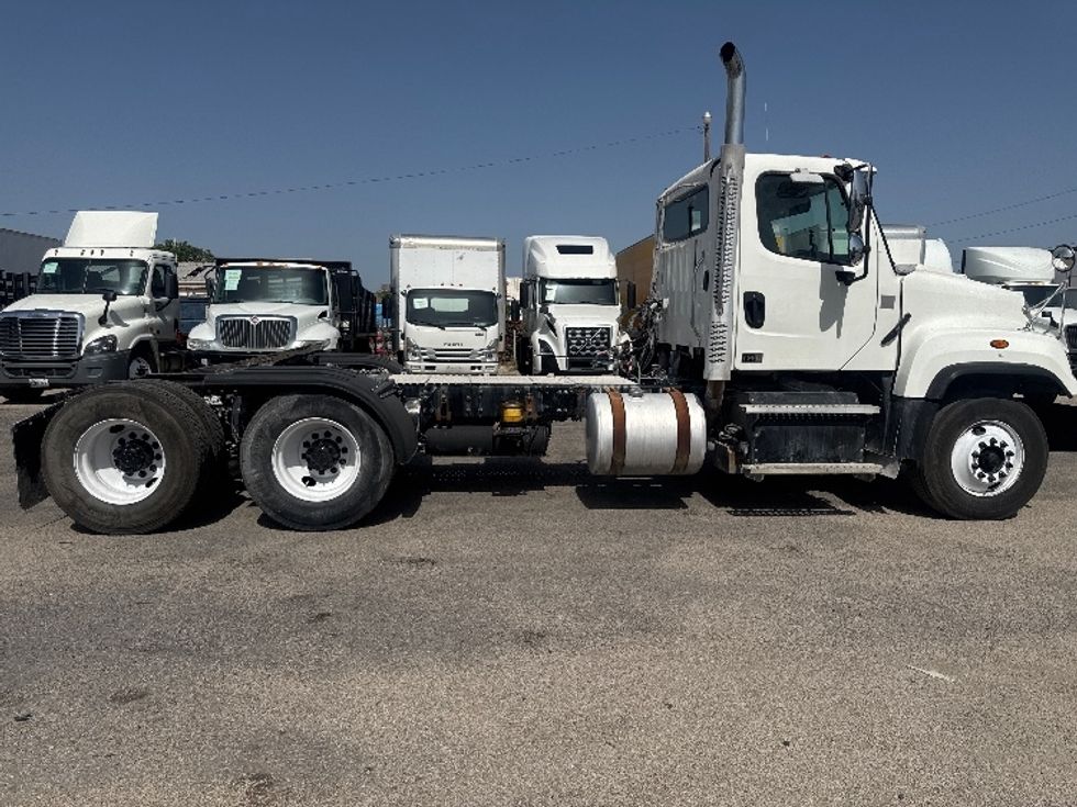 Day Cab Tractor-Heavy Duty Tractors-Freightliner-2020-114SD-Dallas-TX-243,705\n\t\tmiles-$ 60,000 - Image 8