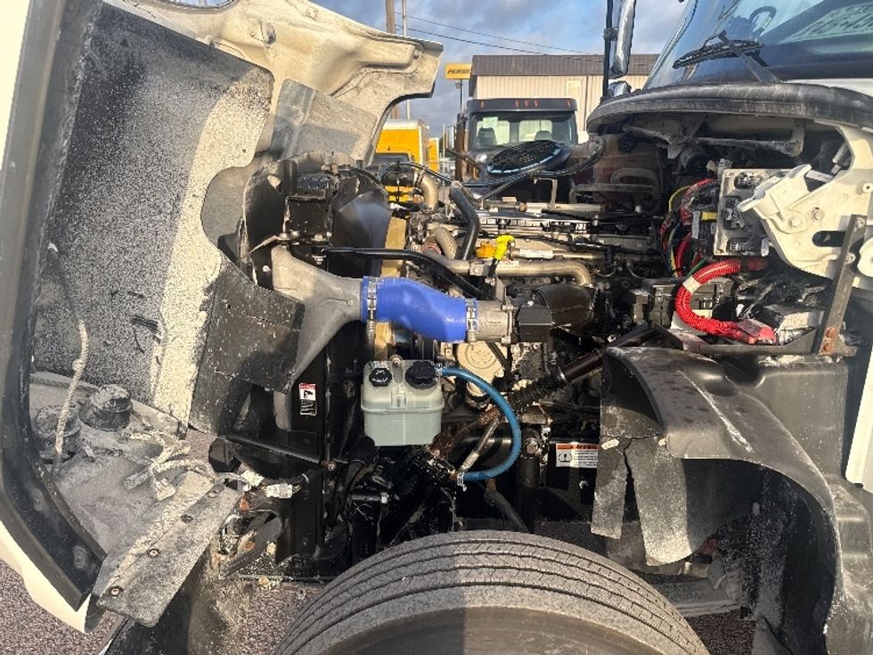 Day Cab Tractor-Heavy Duty Tractors-Freightliner-2020-114SD-Dallas-TX-250,800\n\t\tmiles-$ 62,250 - Image 16