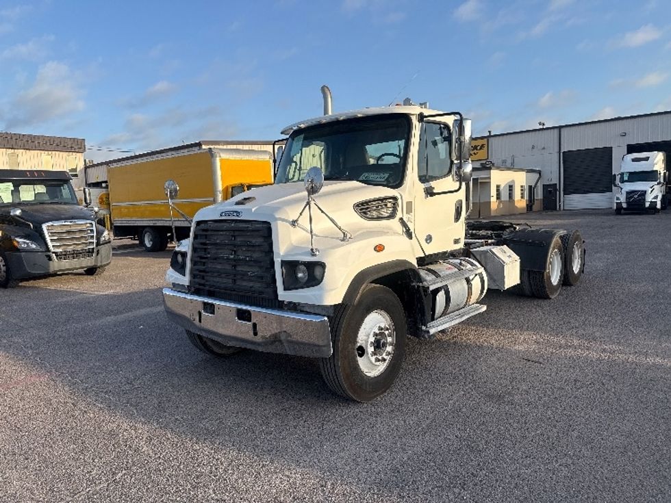 Day Cab Tractor-Heavy Duty Tractors-Freightliner-2020-114SD-Dallas-TX-250,800\n\t\tmiles-$ 62,250 - Image 3