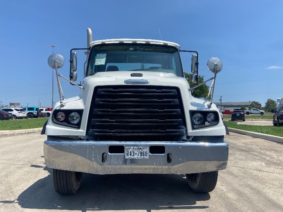 Day Cab Tractor-Heavy Duty Tractors-Freightliner-2020-114SD-San Antonio-TX-273,613\n\t\tmiles-$ 55,500 - Image 2