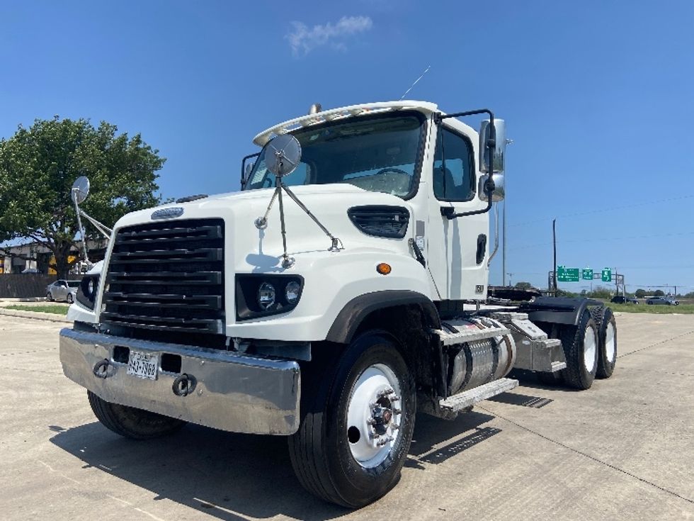 Day Cab Tractor-Heavy Duty Tractors-Freightliner-2020-114SD-San Antonio-TX-273,613\n\t\tmiles-$ 55,500 - Image 3