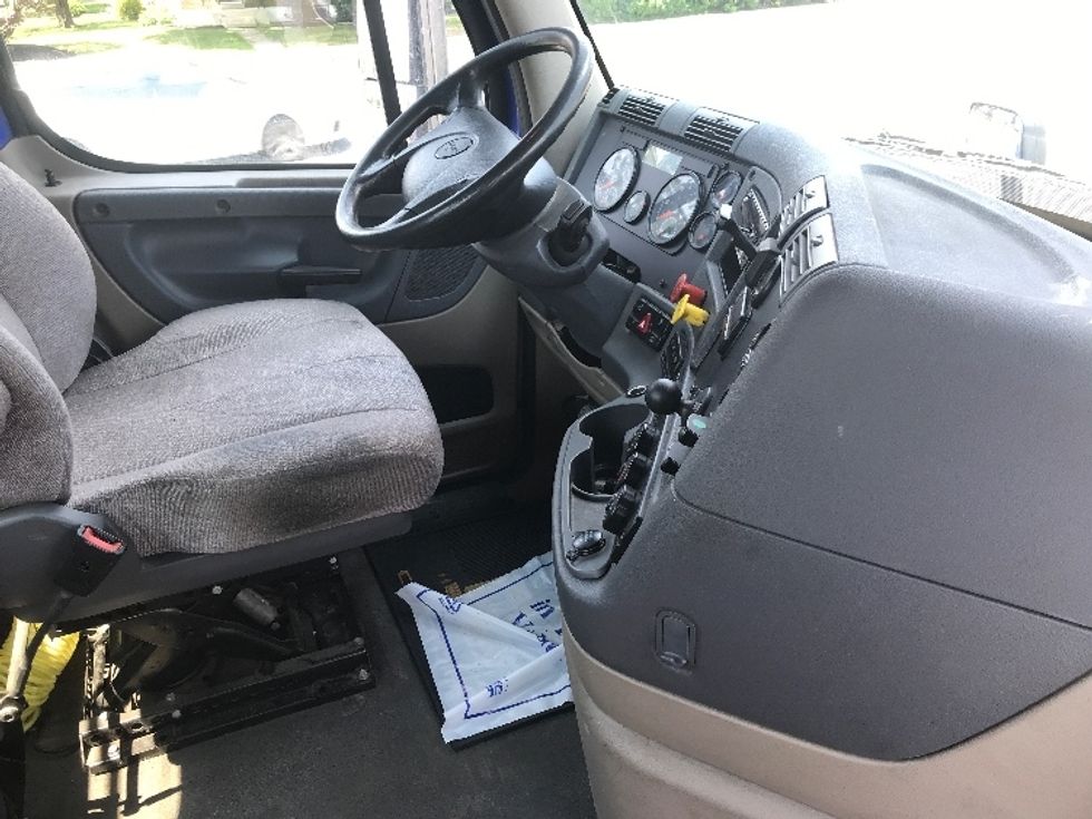 Day Cab Tractor-Heavy Duty Tractors-Freightliner-2020-Cascadia 11342ST-Allentown-PA-230,454\n\t\tmiles-$ 40,250 - Image 14