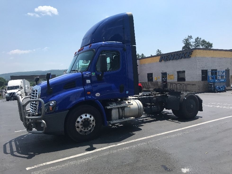 Day Cab Tractor-Heavy Duty Tractors-Freightliner-2020-Cascadia 11342ST-Allentown-PA-230,454\n\t\tmiles-$ 40,250 - Image 3