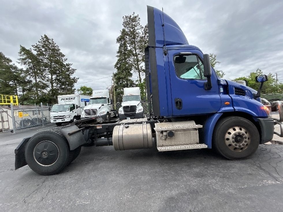 Day Cab Tractor-Heavy Duty Tractors-Freightliner-2020-Cascadia 11342ST-Allentown-PA-318,944\n\t\tmiles-$ 36,250 - Image 8